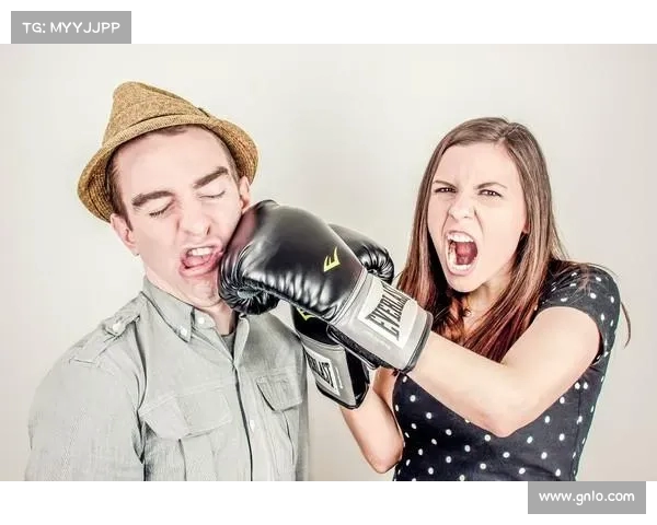 网球比赛选手间激烈冲突引发争议 球场暴力背后的心理与竞技冲突分析 网球比赛选手间激烈冲突引发争议 球场暴力背后的心理与竞技冲突分析