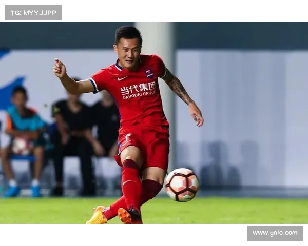 冯劲重庆籍国脚今晨迎来重要动向 引发球迷广泛关注 冯劲重庆籍国脚今晨迎来重要动向 引发球迷广泛关注